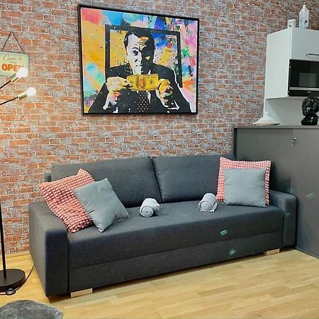 וינה Premium Apartment With Terrace, A/C, Free Wifi And Netflix מראה חיצוני תמונה