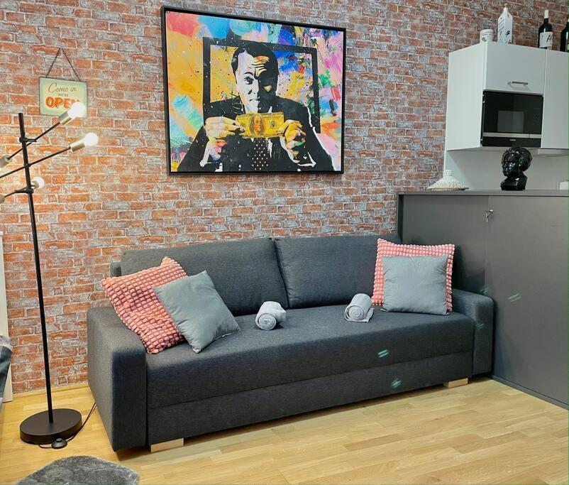 וינה Premium Apartment With Terrace, A/C, Free Wifi And Netflix מראה חיצוני תמונה