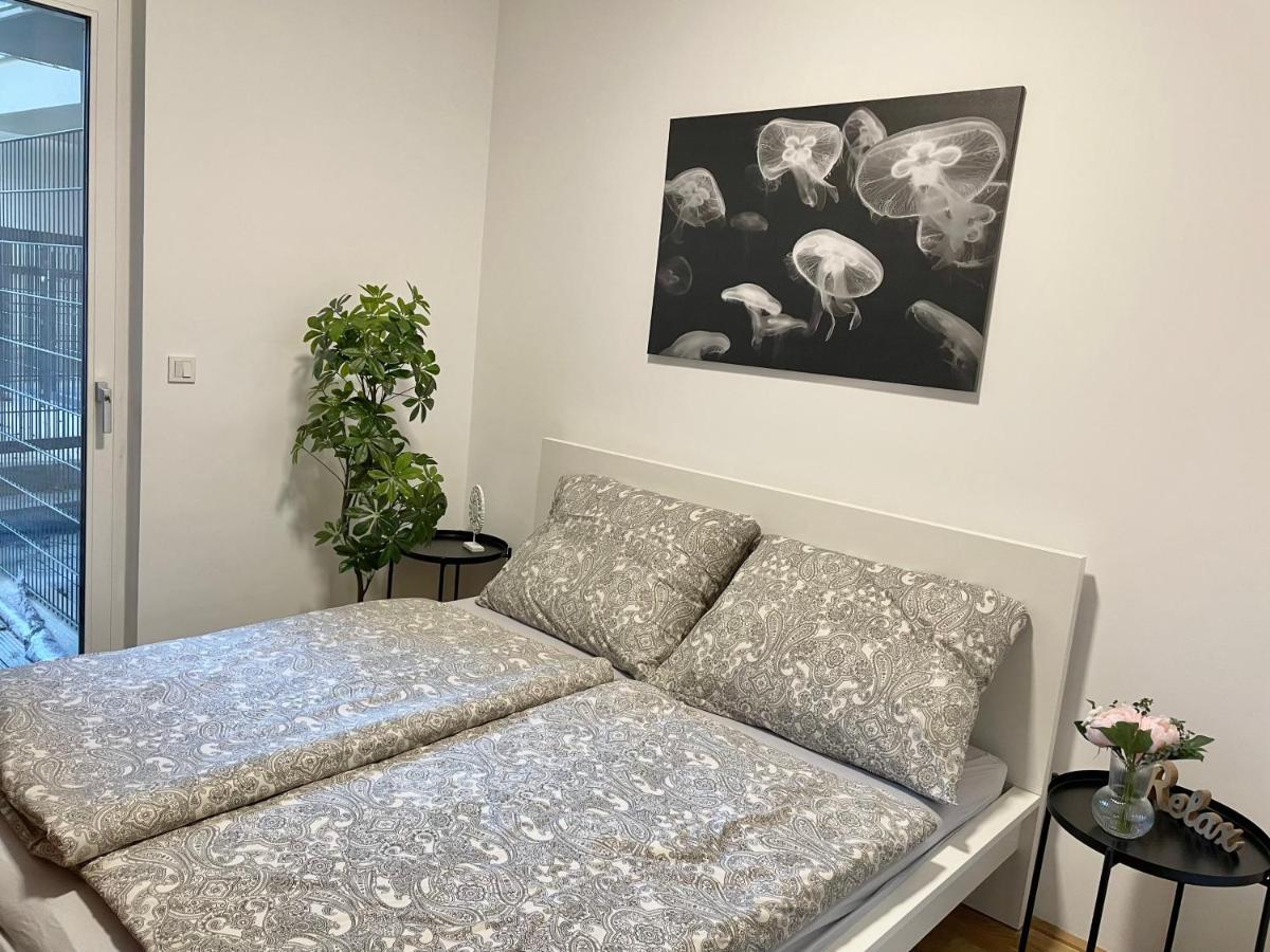 וינה Premium Apartment With Terrace, A/C, Free Wifi And Netflix מראה חיצוני תמונה